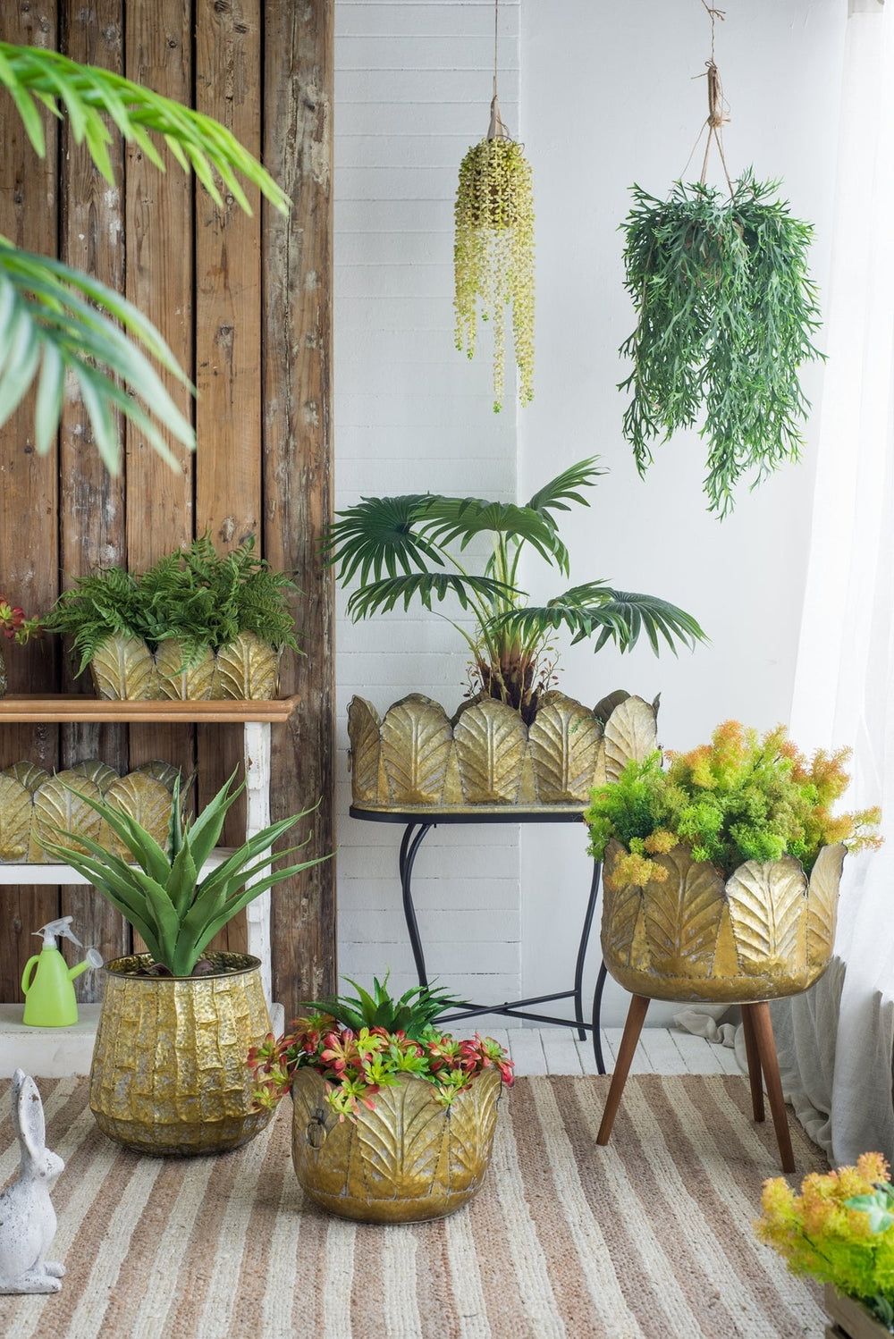 set of 2 metal Indoor planters