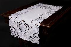 Garden Trellis Table Runner