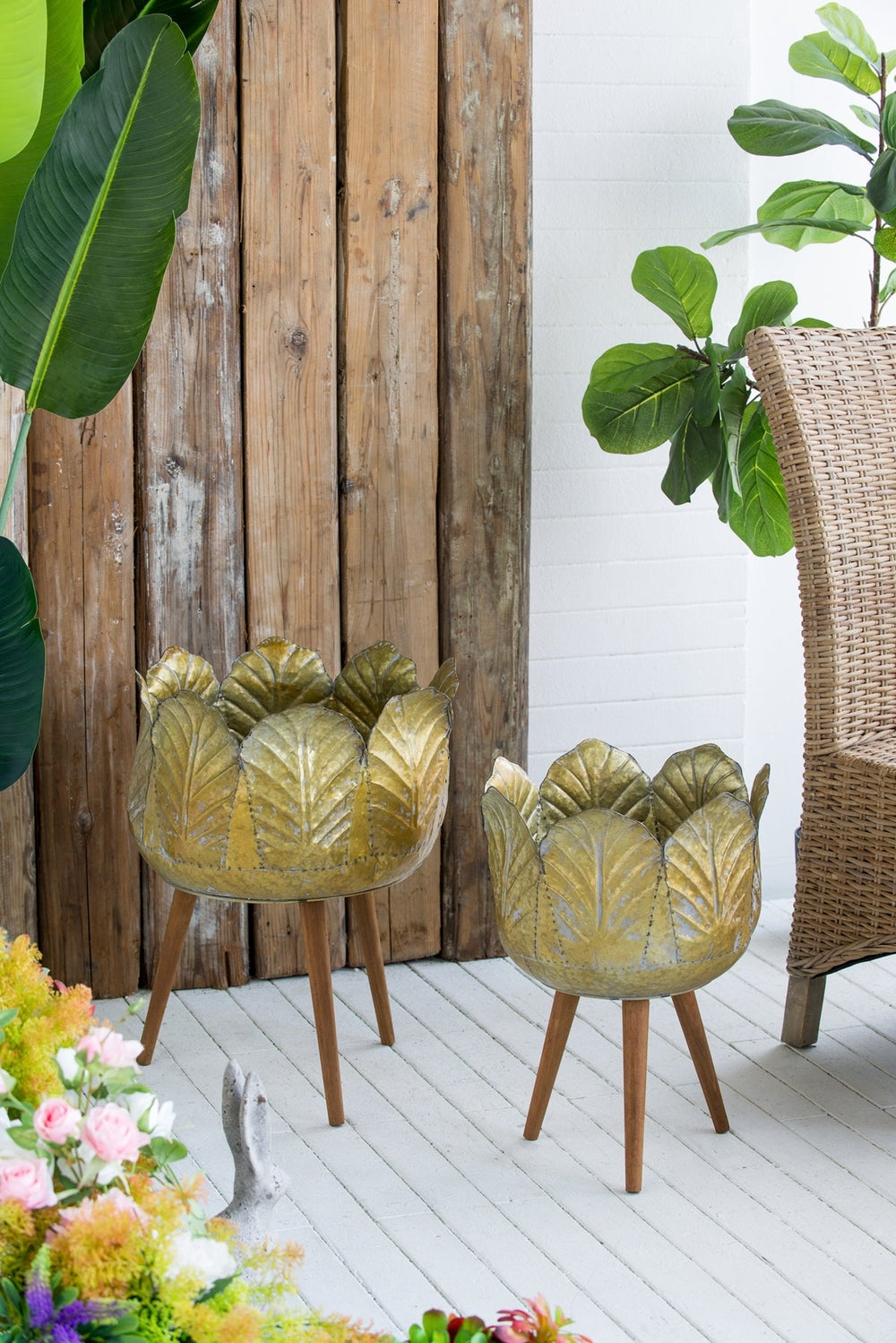 set of 2 metal Indoor planters