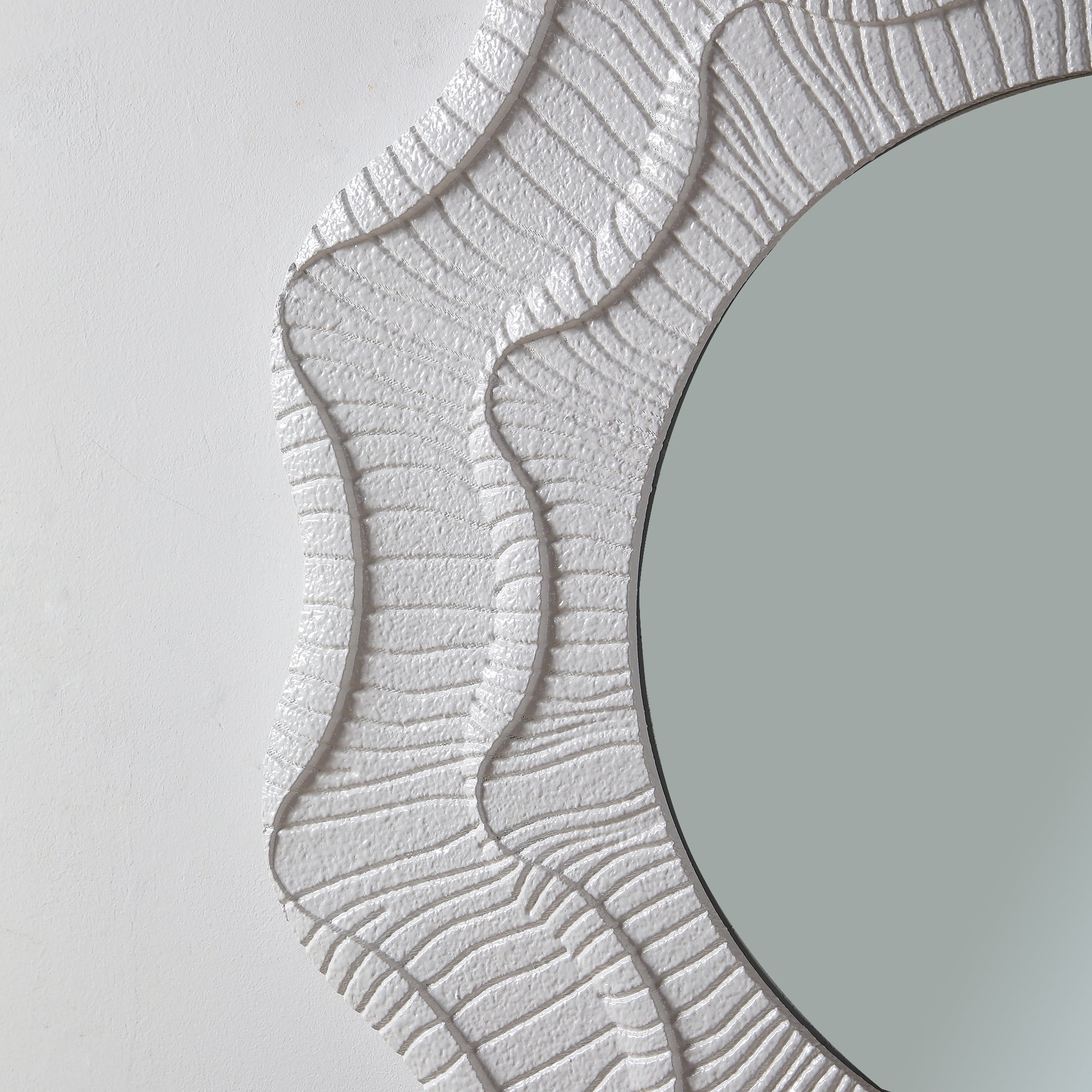 Round Cream Flower Wall Mirror with Wavy Frame for Decorative Home