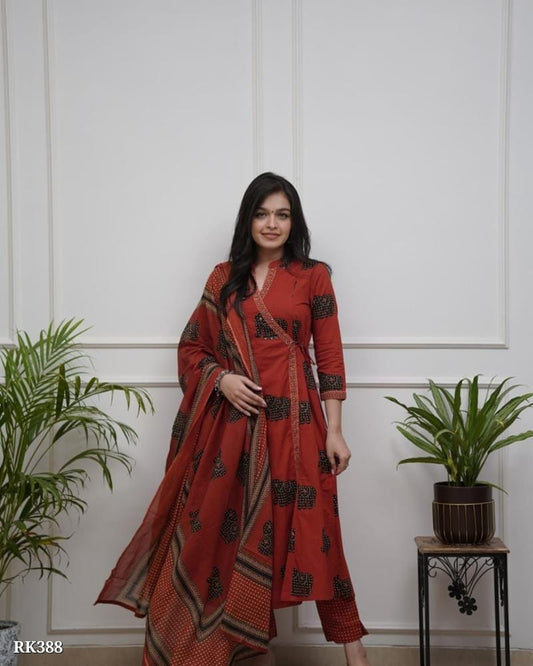 Cotton set  printed floral on kurta & slit with highlights