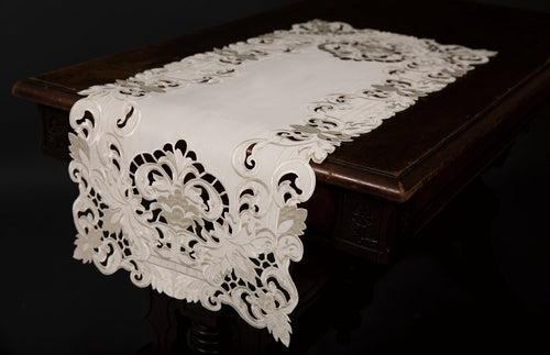 Garden Trellis Table Runner