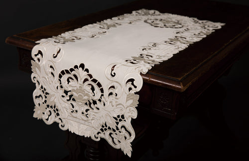 Garden Trellis Table Runner