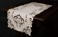 Garden Trellis Table Runner