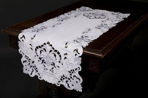 Garden Trellis Table Runner